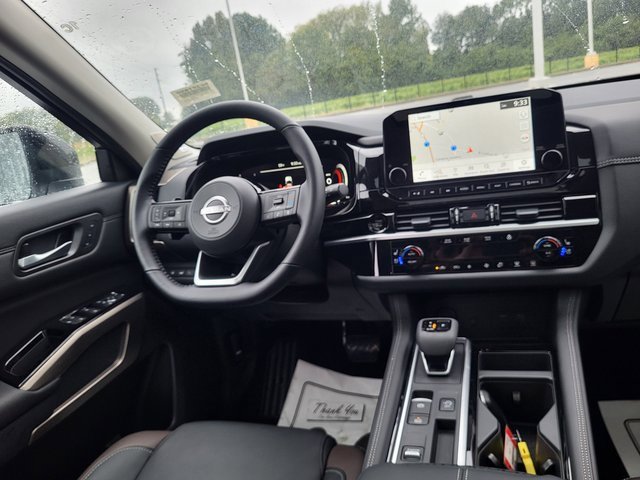 New 2025 Nissan Pathfinder Platinum w/ Cargo Package image 17