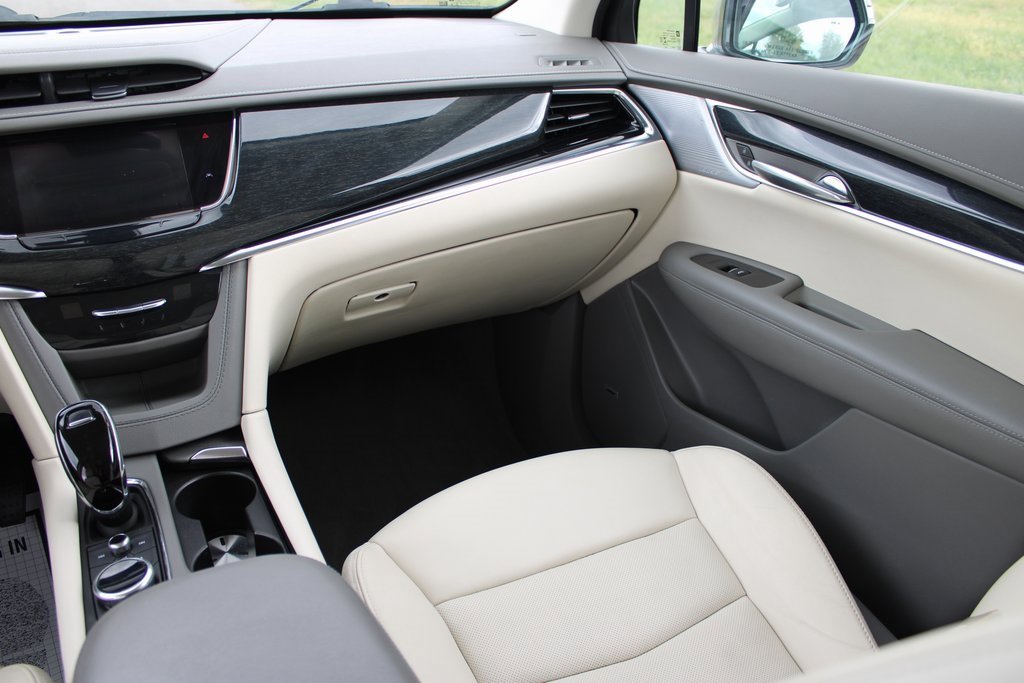 Used 2023 Cadillac XT6 Premium Luxury image 37