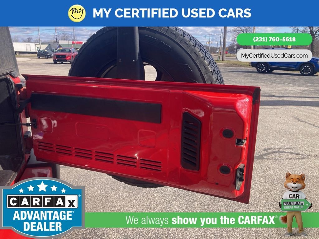 Used 2017 Jeep Wrangler Unlimited Sahara w/ Dual Top Group image 7