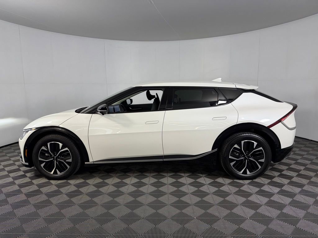 Used 2024 Kia EV6 Wind w/ Wind Technology Package AWD/4WD image 9