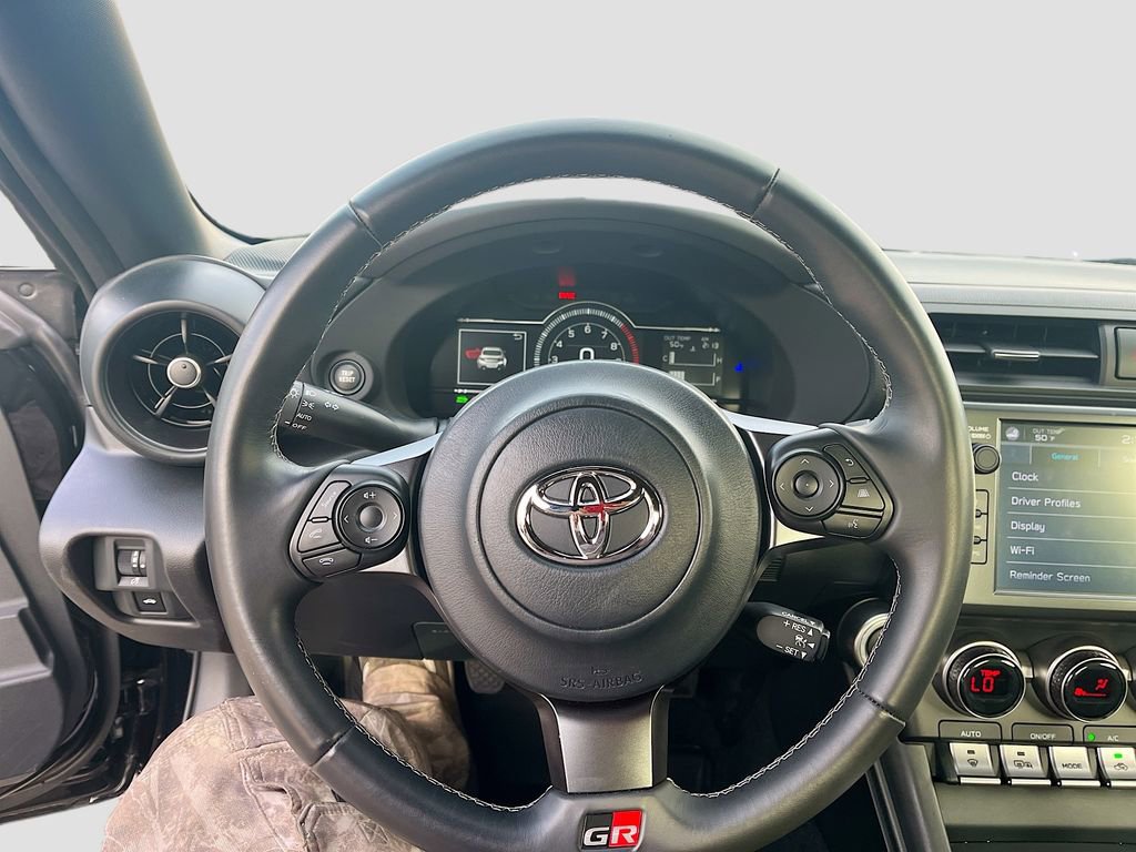 Used 2025 Toyota GR86 w/ ALL Weather Mat Package (TMS) RWD image 11