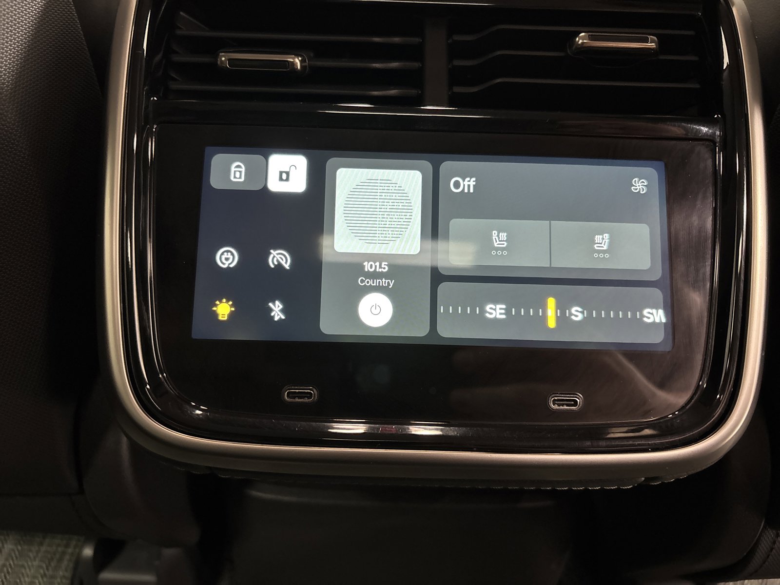 Used 2024 Rivian R1S Adventure image 30