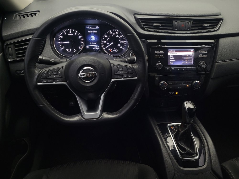 Used 2017 Nissan Rogue SV FWD image 22