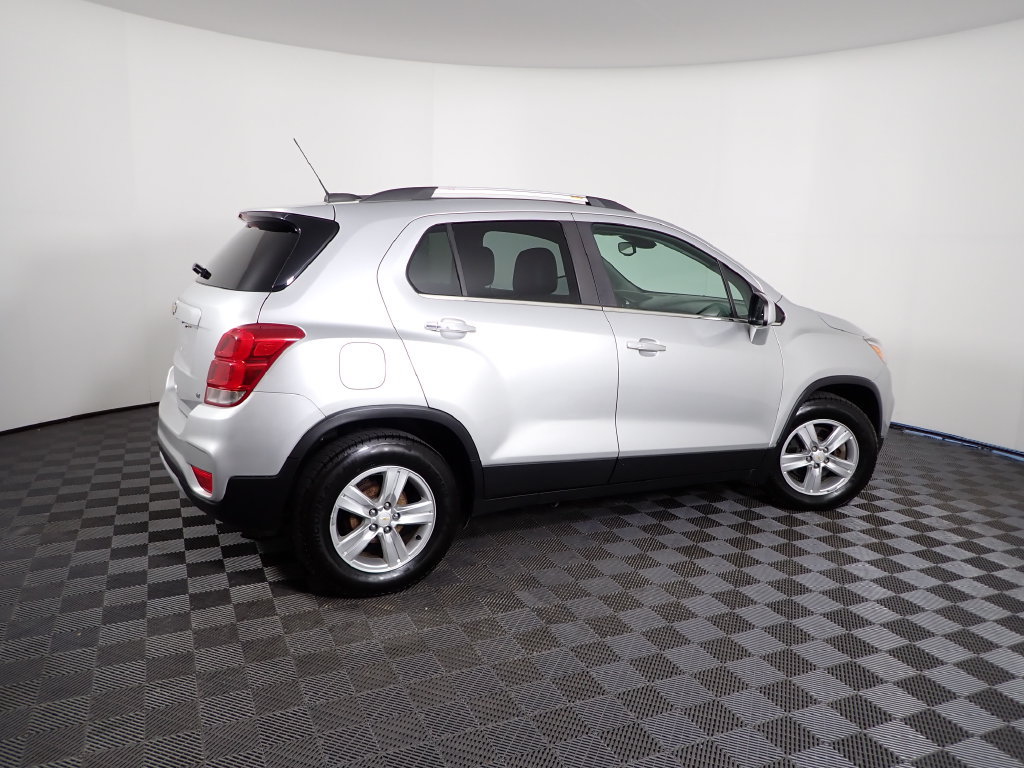Used 2019 Chevrolet Trax LT w/ LT Convenience Package FWD image 13