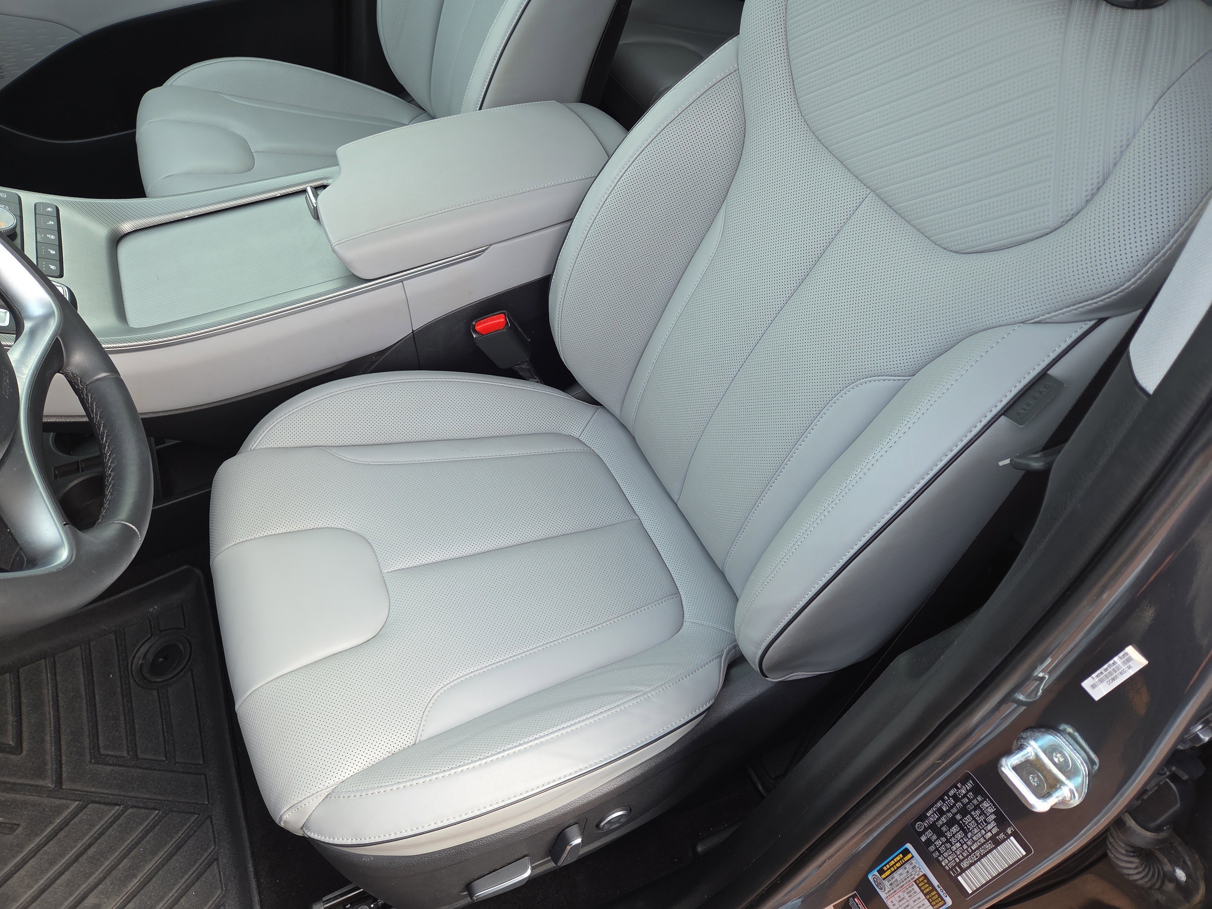 Used 2023 Hyundai Palisade SEL w/ Premium Package image 13