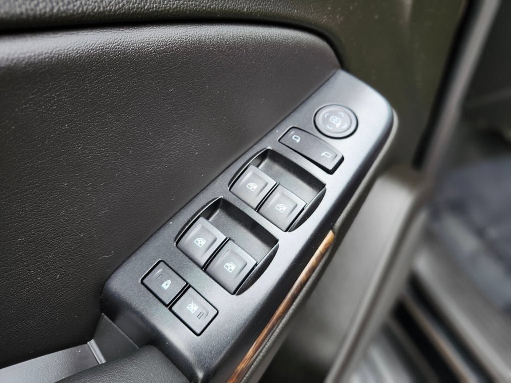 Used 2019 Chevrolet Tahoe LS AWD/4WD image 15