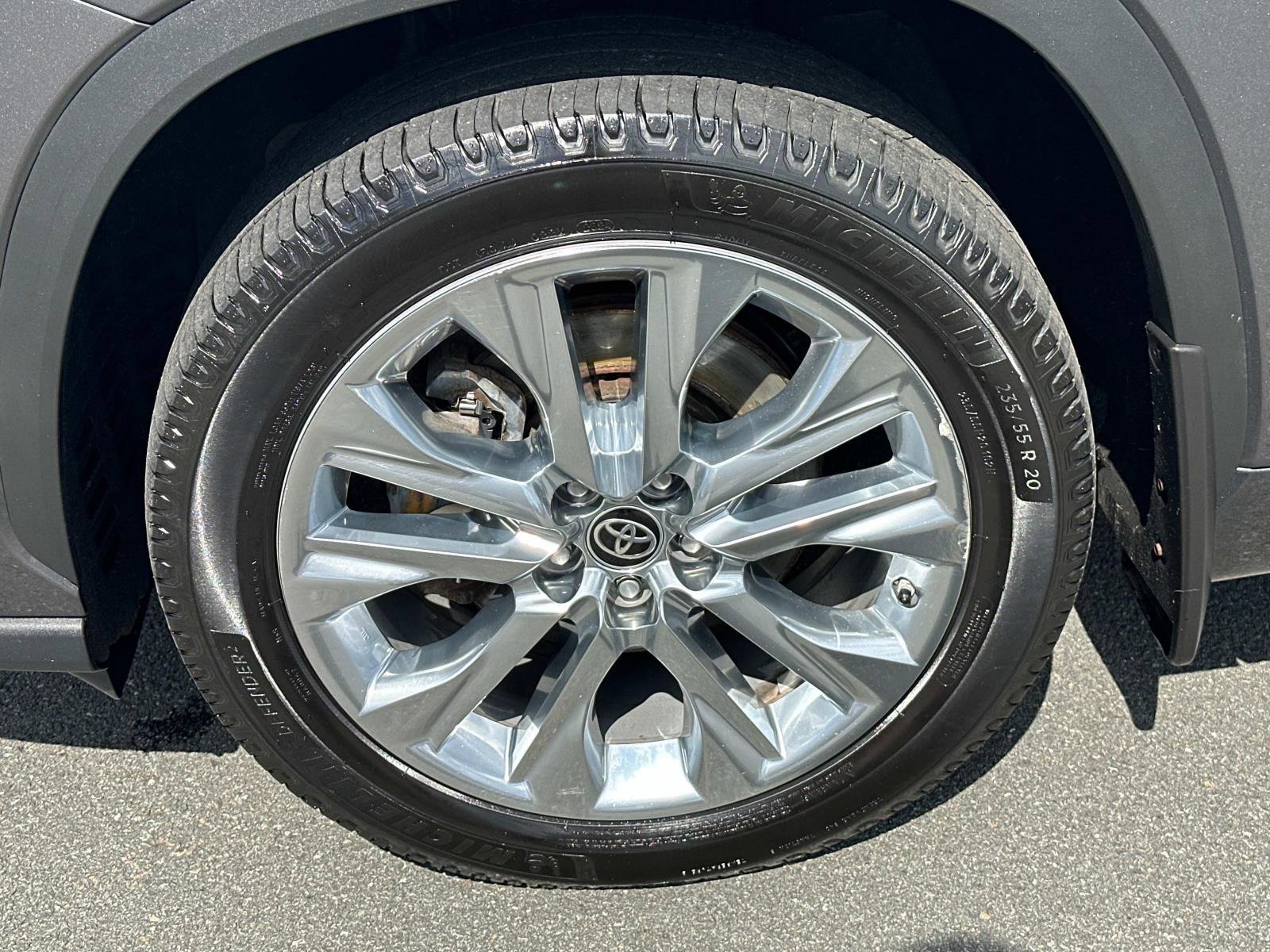 Used 2023 Toyota Highlander Limited image 7