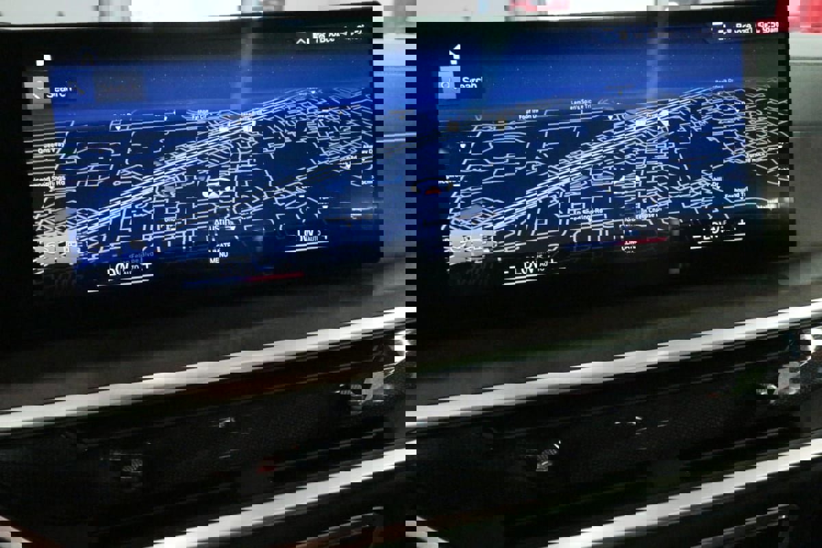 Used 2023 BMW X7 xDrive40i w/ Premium Package image 17