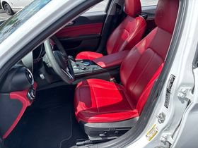 Used 2019 Alfa Romeo Giulia w/ Nero Edizione RWD image 6