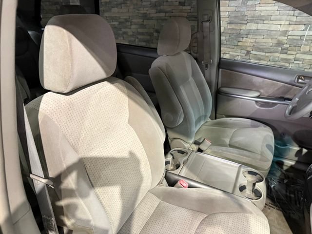 Used 2010 Toyota Sienna LE FWD image 30