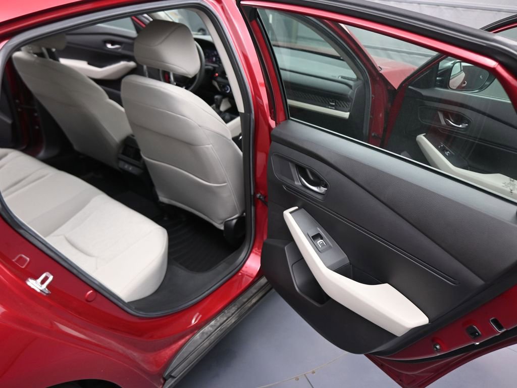 Used 2025 Honda Accord SE image 41