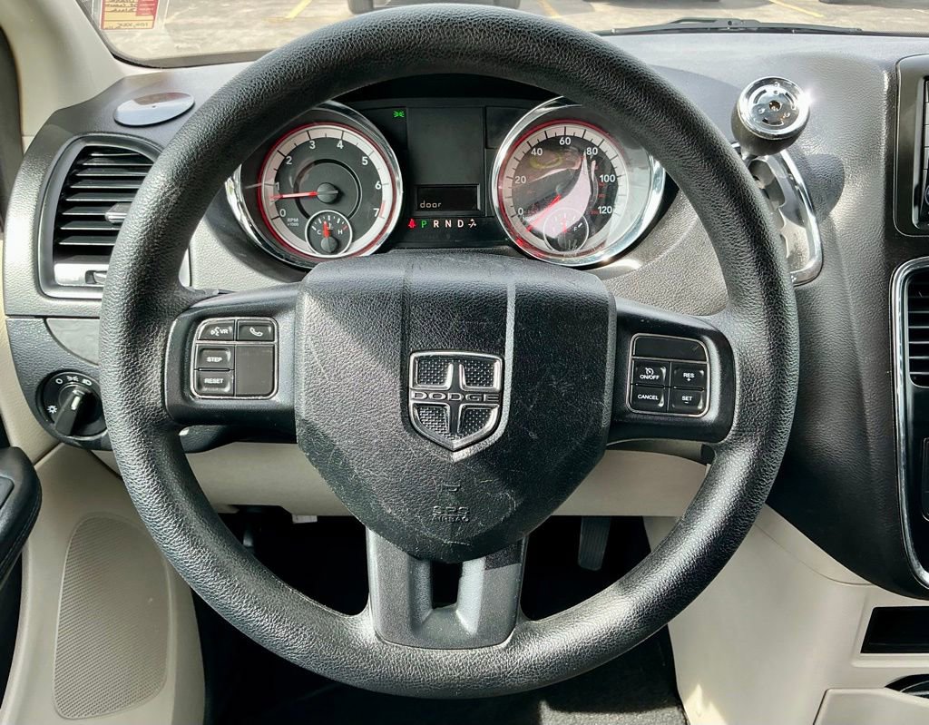 Used 2018 Dodge Grand Caravan SE w/ UConnect Hands-Free Group FWD image 35