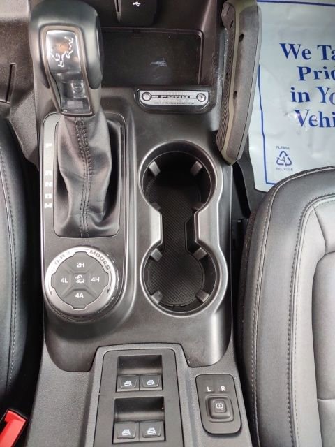 Used 2023 Ford Bronco Everglades image 14
