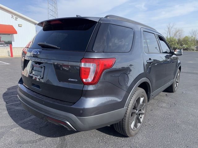 Used 2017 Ford Explorer XLT w/ Equipment Group 202A image 7