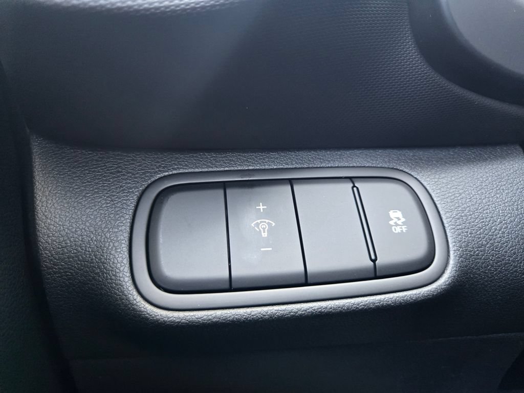 New 2026 Hyundai Venue SEL FWD image 36