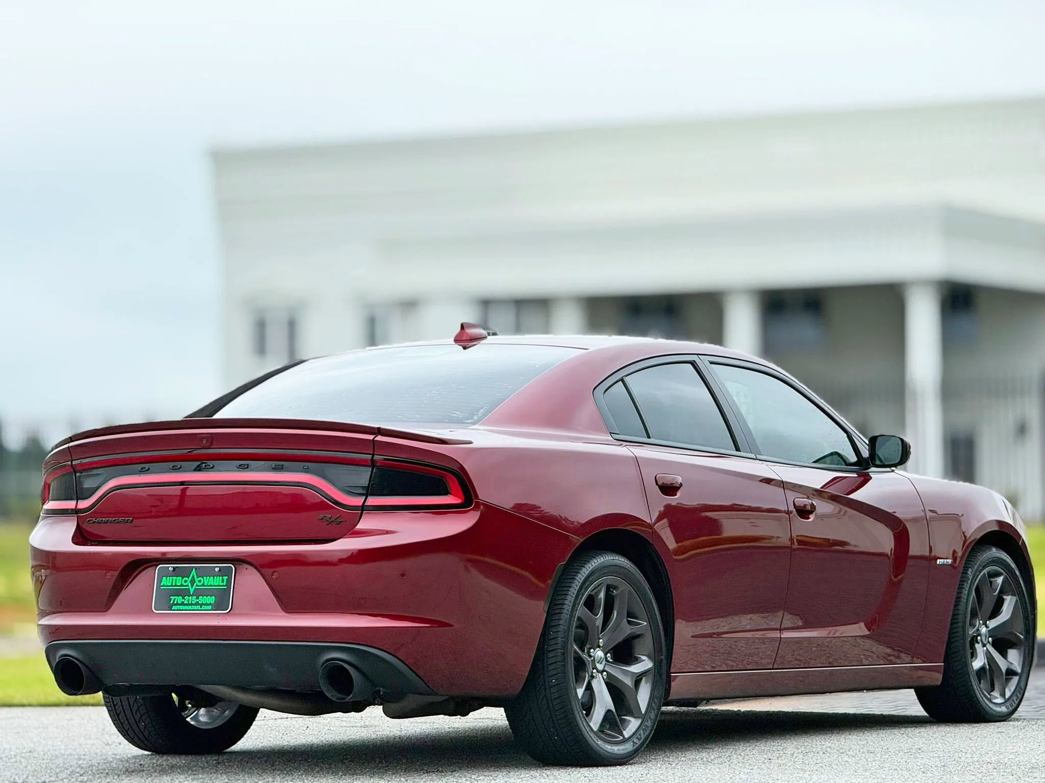 Used 2018 Dodge Charger R/T w/ Beats Audio Group RWD image 12