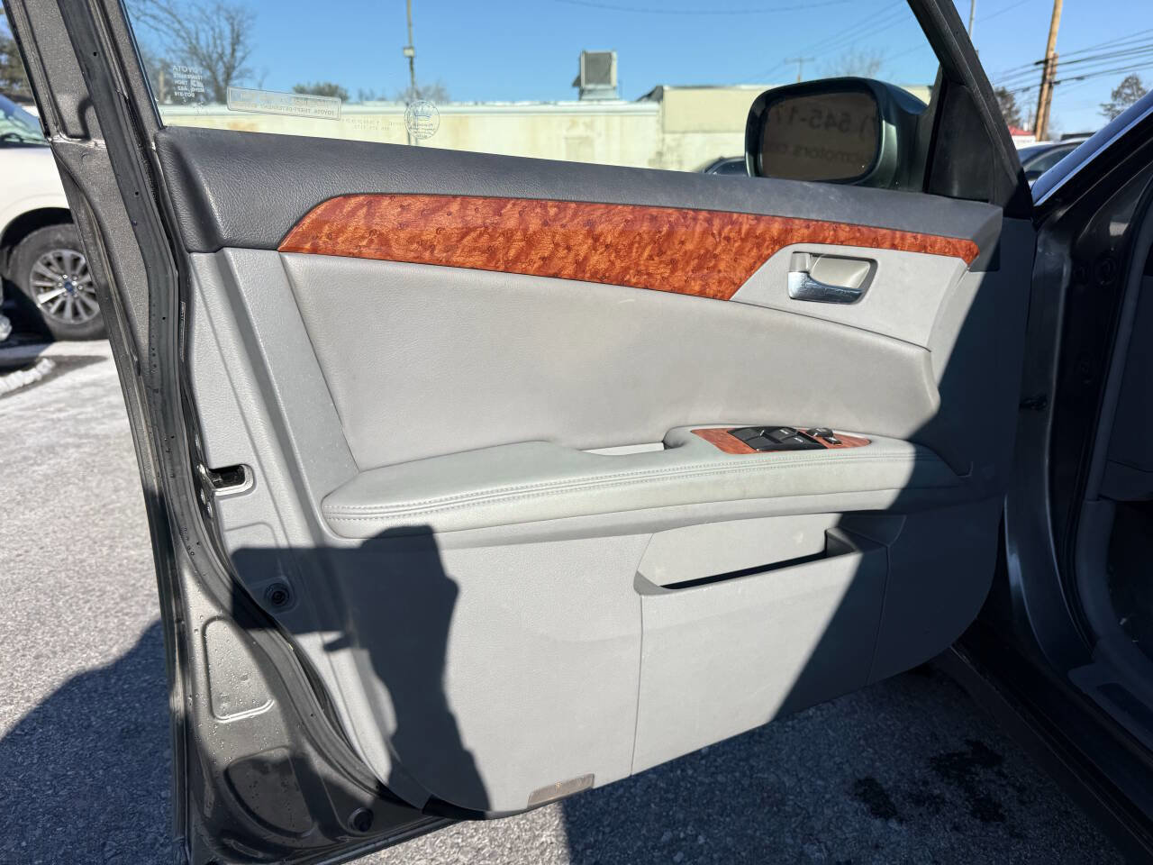 Used 2005 Toyota Avalon XLS image 10