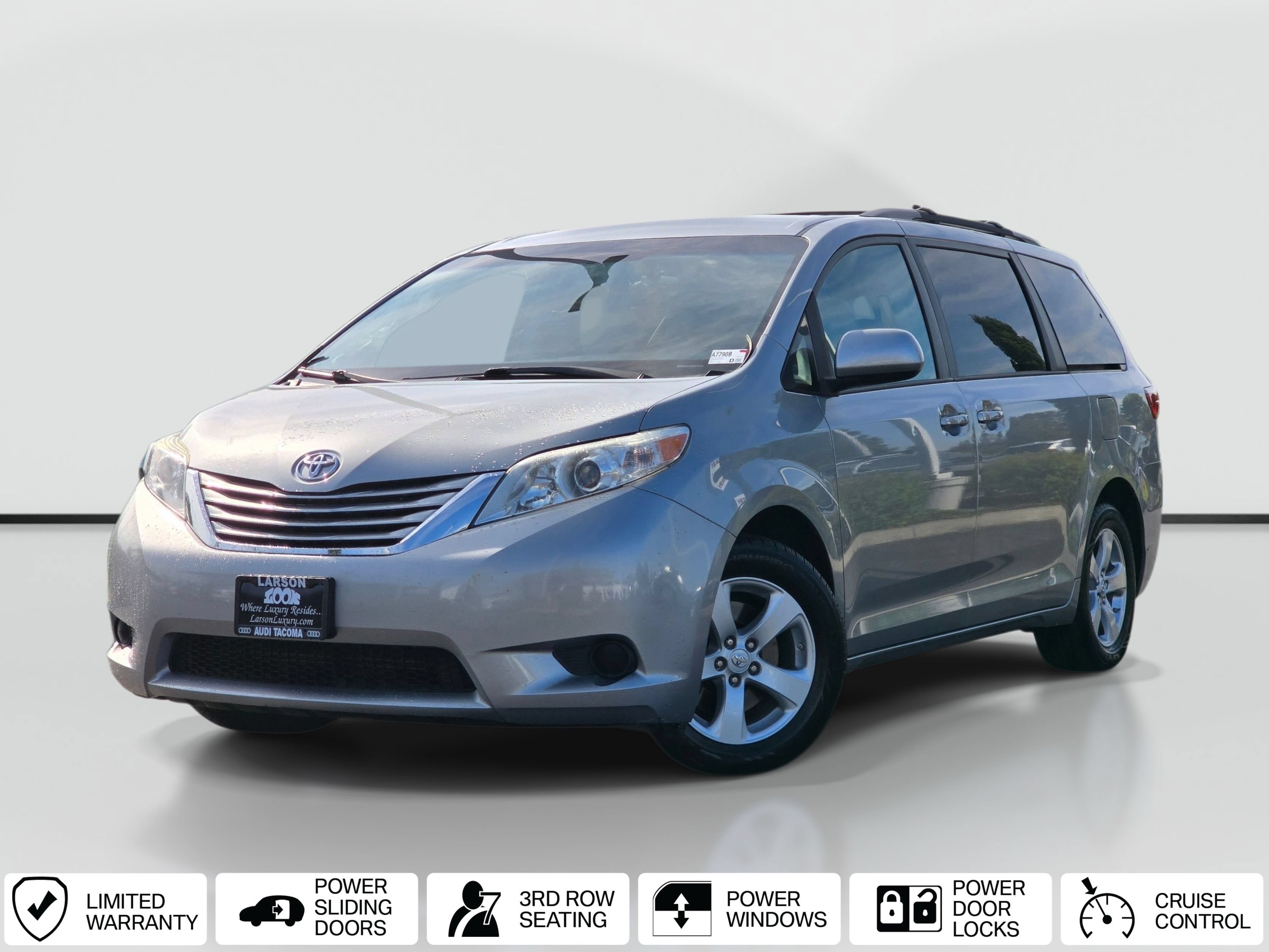 Used 2017 Toyota Sienna LE FWD image 1