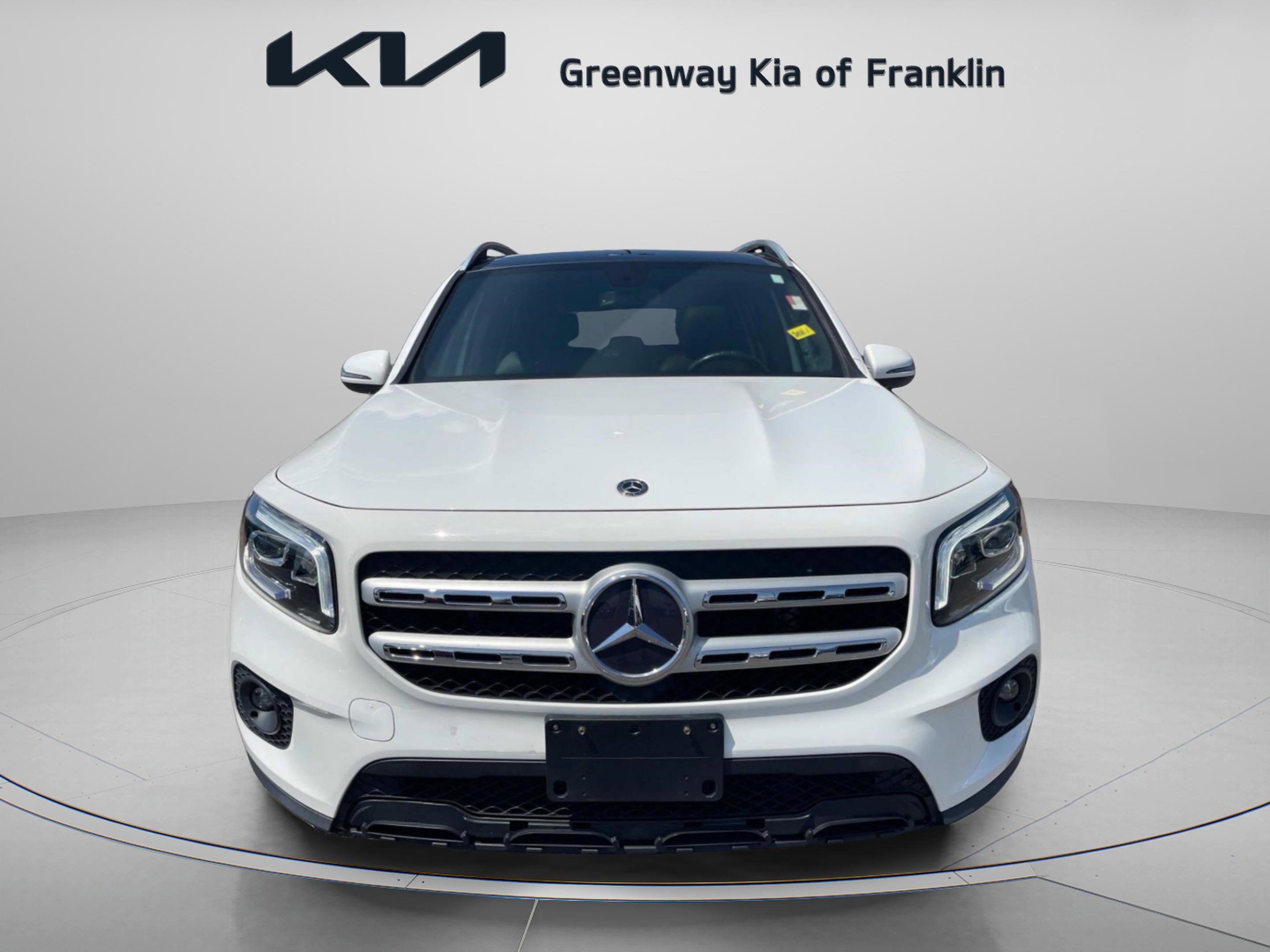 Used 2020 Mercedes-Benz GLB 250 4MATIC w/ Premium Package image 2