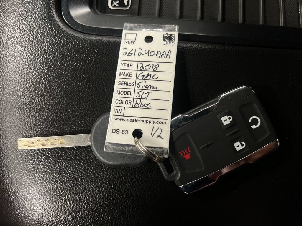 Used 2018 GMC Sierra 1500 SLT w/ SLT Premium Package AWD/4WD image 31