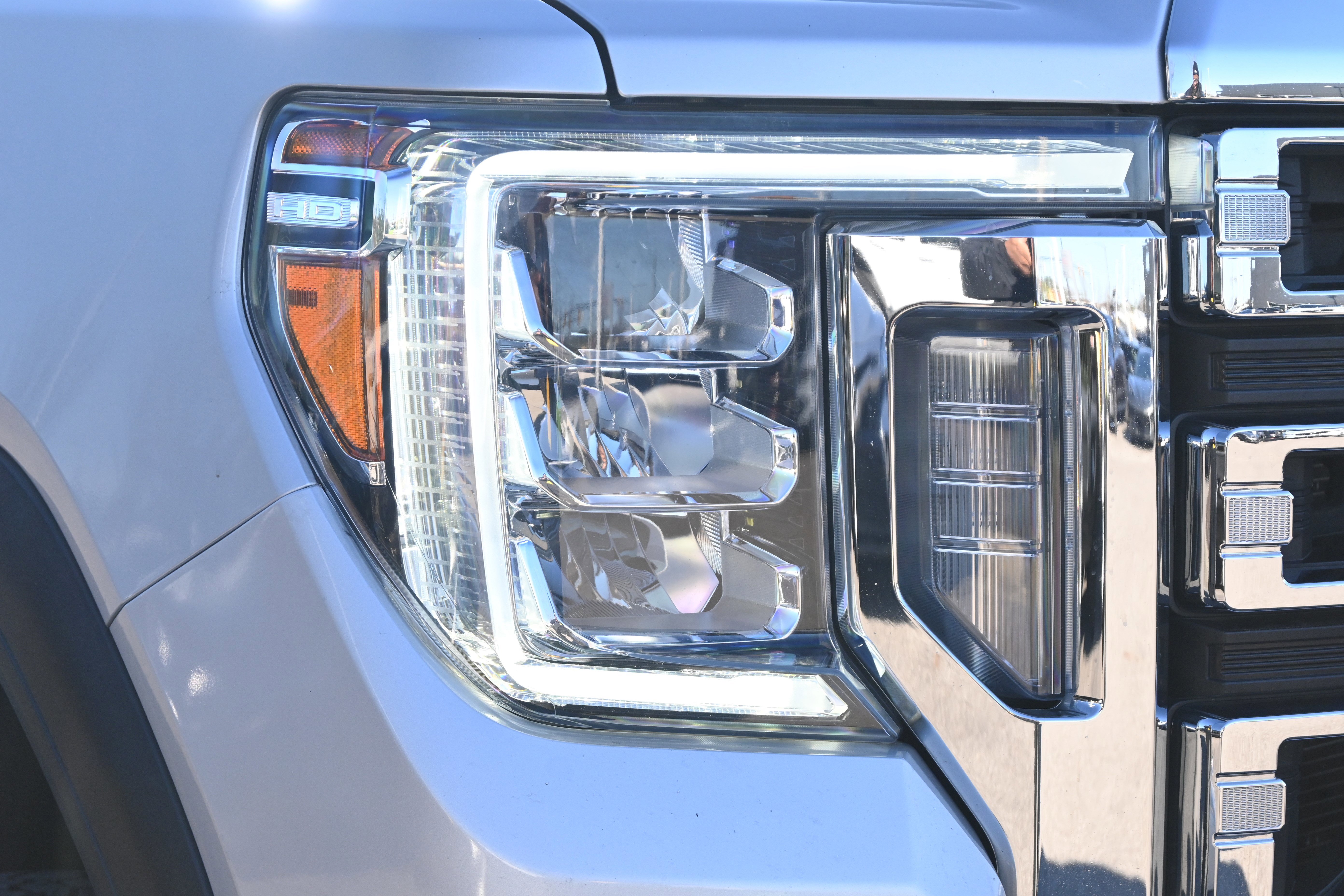 Used 2021 GMC Sierra 3500 SLT w/ SLT Convenience Package image 13