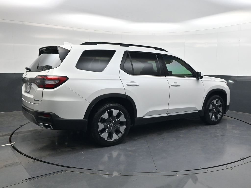 New 2026 Honda Pilot Touring image 5