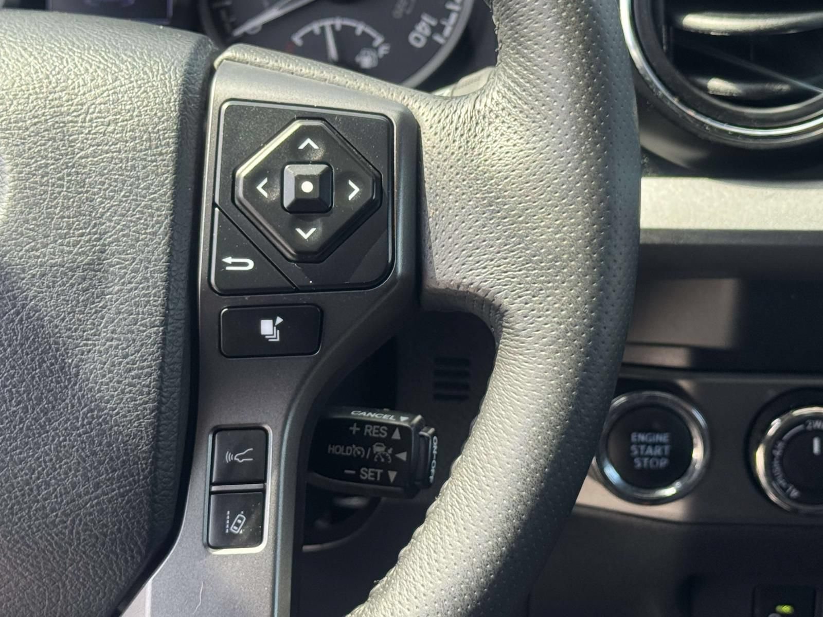 Used 2019 Toyota Tacoma TRD Sport AWD/4WD image 8