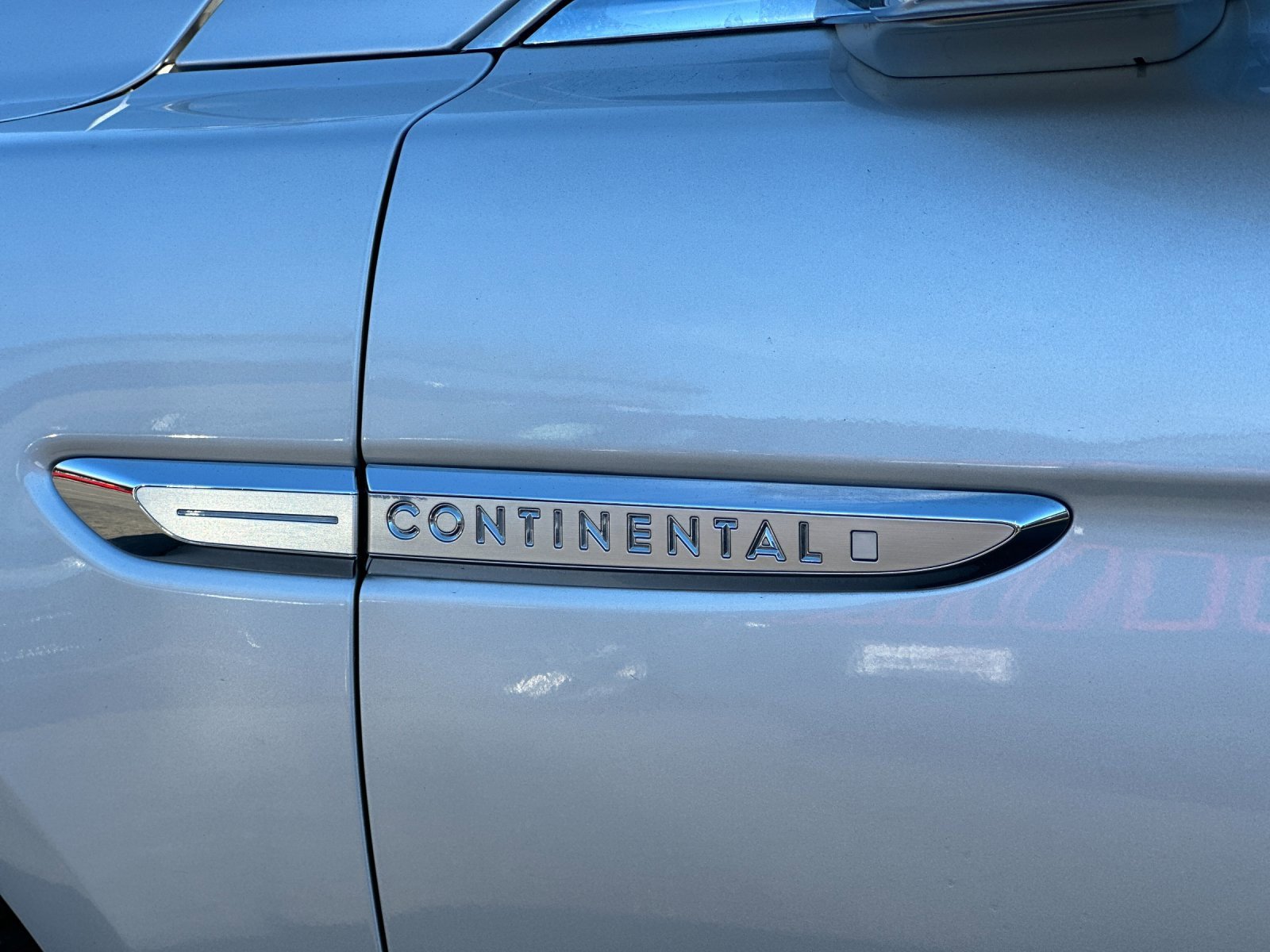 Used 2017 Lincoln Continental Reserve w/ Technology Package image 27