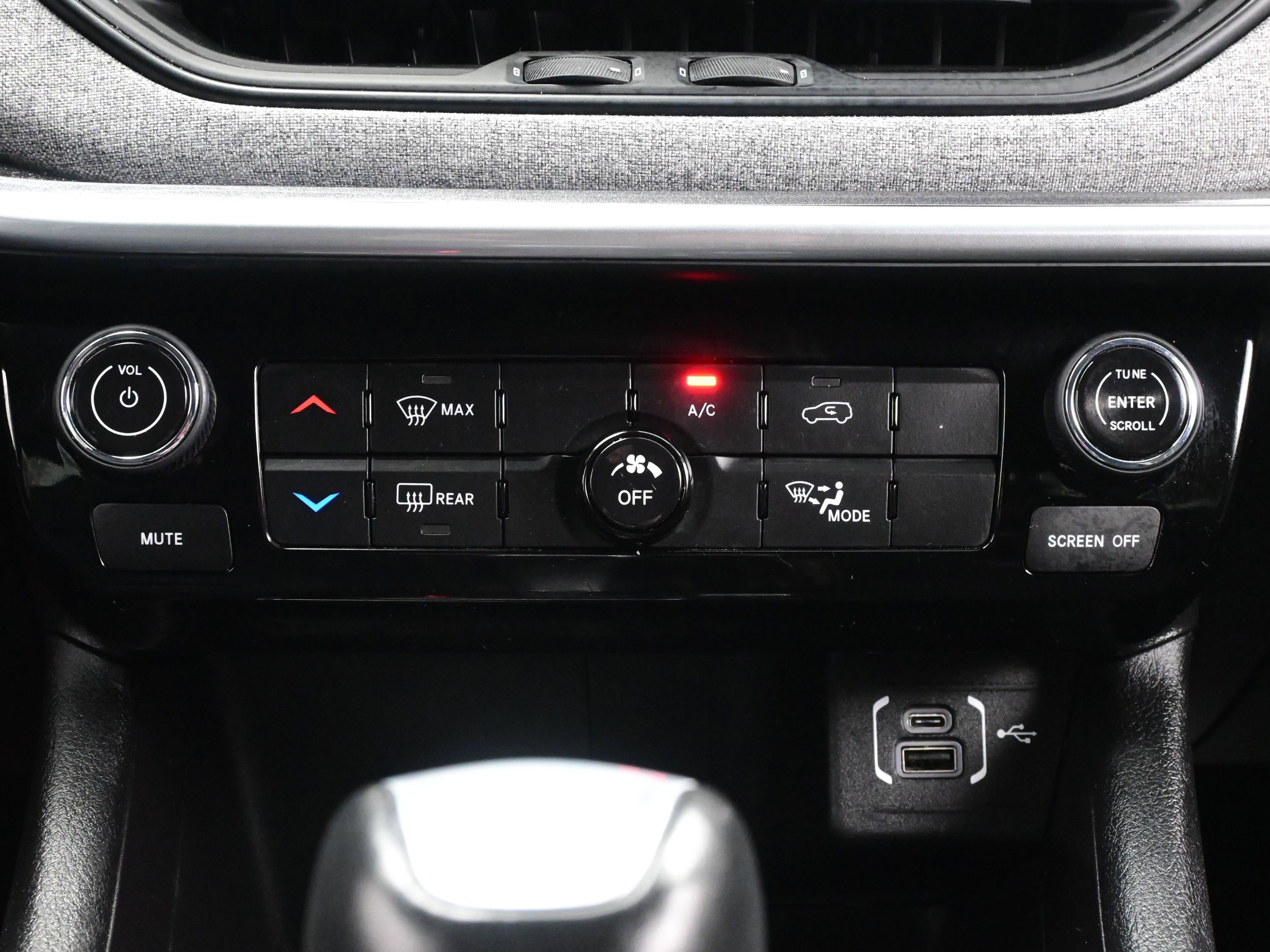 Used 2022 Jeep Compass Latitude image 18