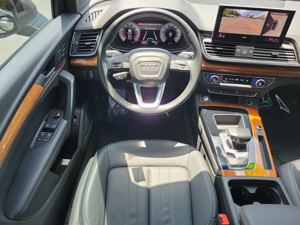 Used 2023 Audi Q5 2.0T Premium Plus w/ Premium Plus Package AWD/4WD image 16