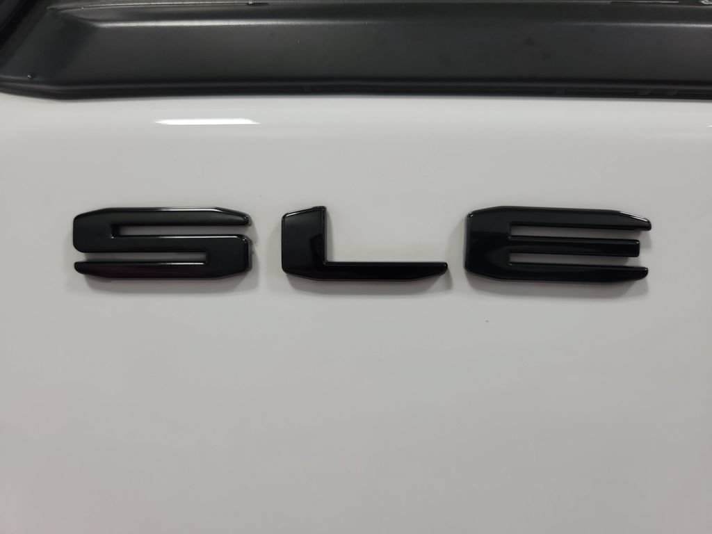 Used 2023 GMC Terrain SLE w/ Driver Convenience Package AWD/4WD image 16