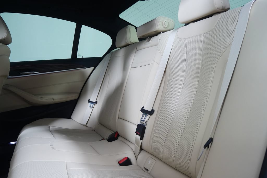 Certified 2023 BMW 530i w/ Convenience Package RWD image 15