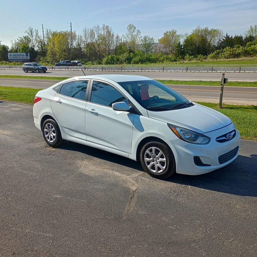 Used 2013 Hyundai Accent GLS image 7