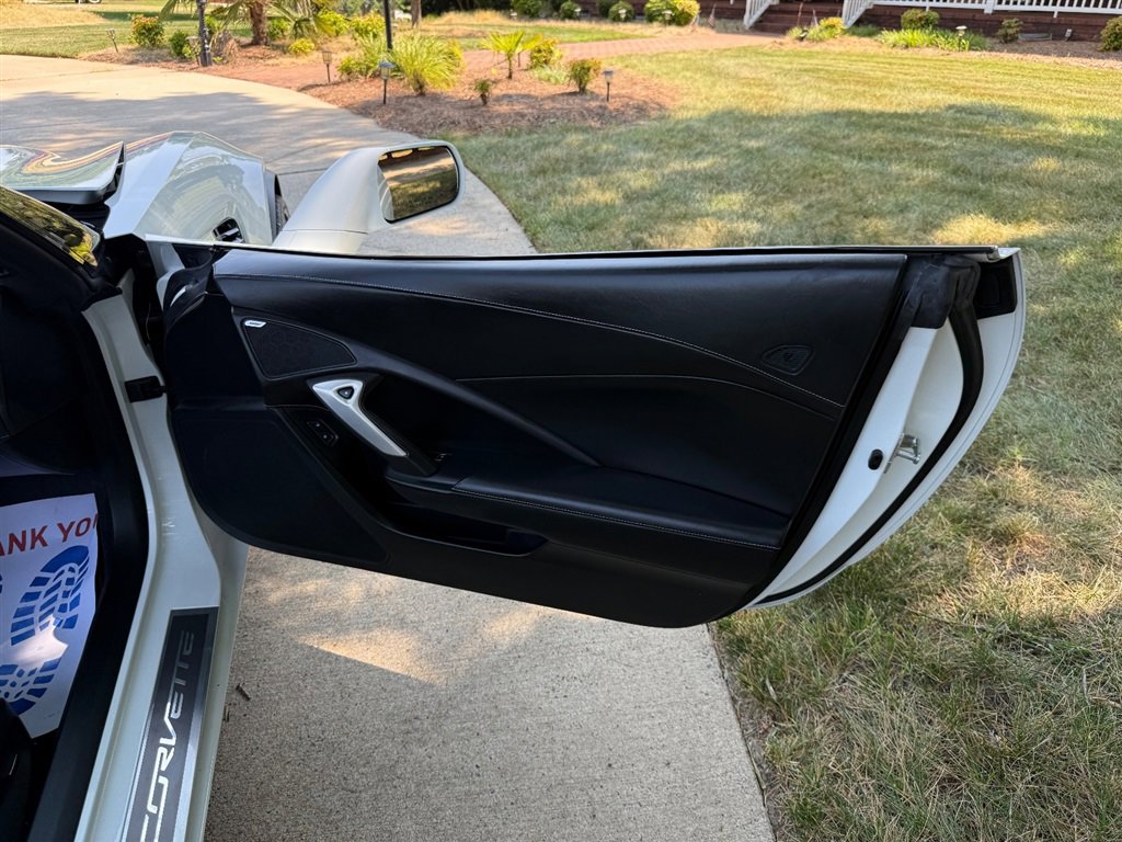 Used 2016 Chevrolet Corvette Z06 w/ 3LZ Preferred Equipment Group image 57