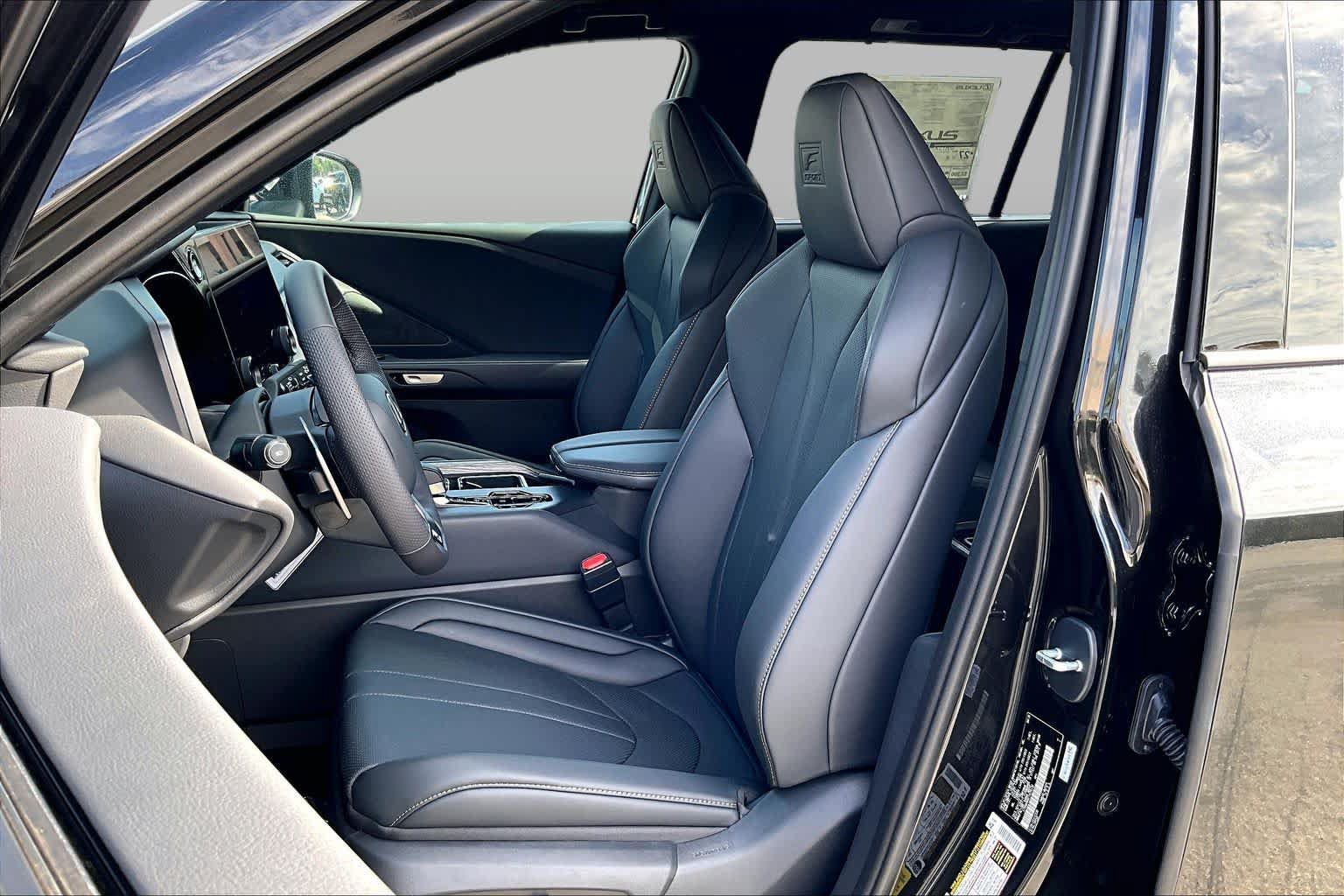 New 2026 Lexus TX 500h AWD image 18