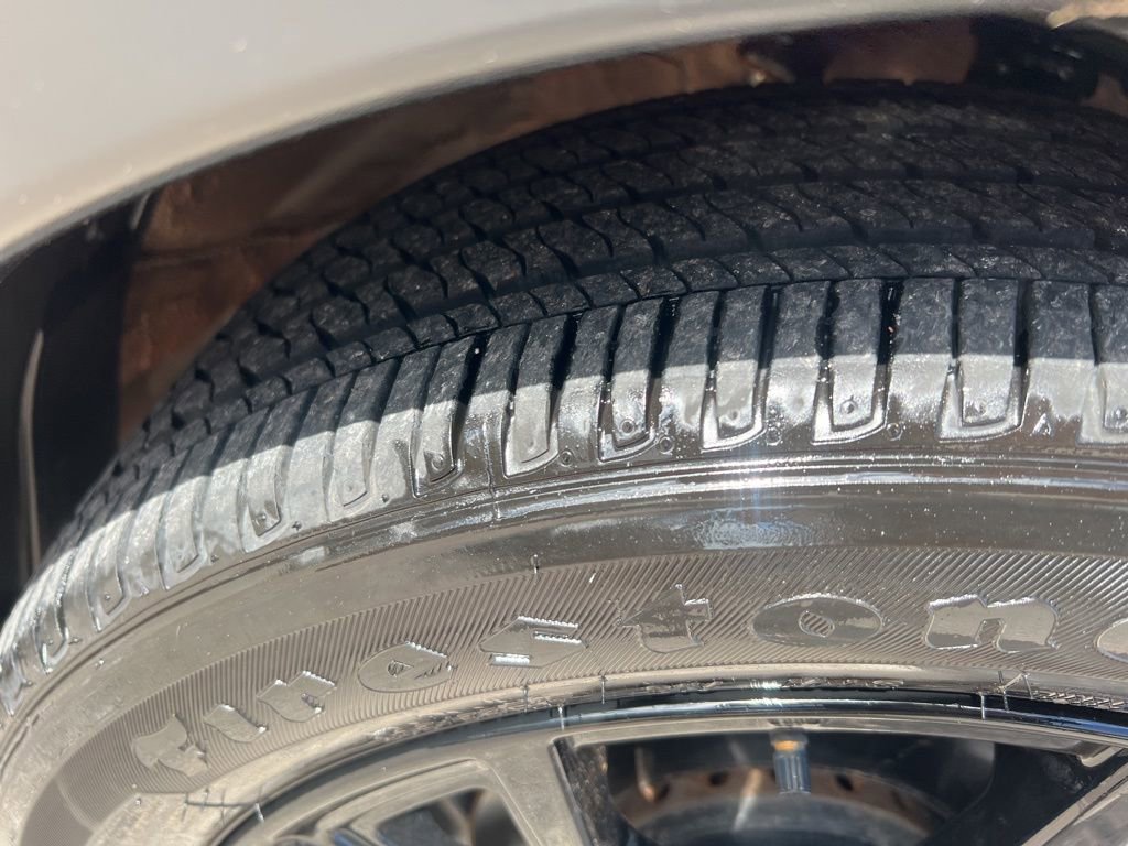 Certified 2023 Nissan Kicks SR w/ SR Premium Package FWD image 43