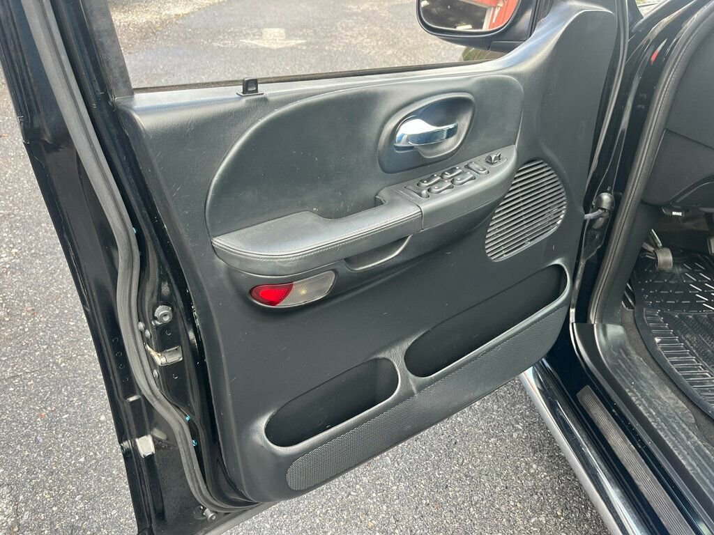 Used 2001 Ford F150 Harley-Davidson RWD image 14