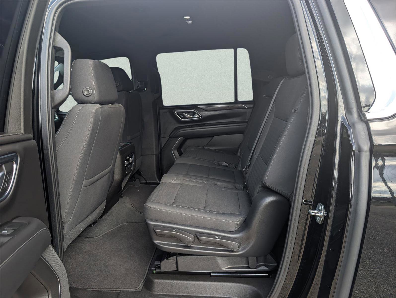 Used 2021 Chevrolet Suburban LS image 29