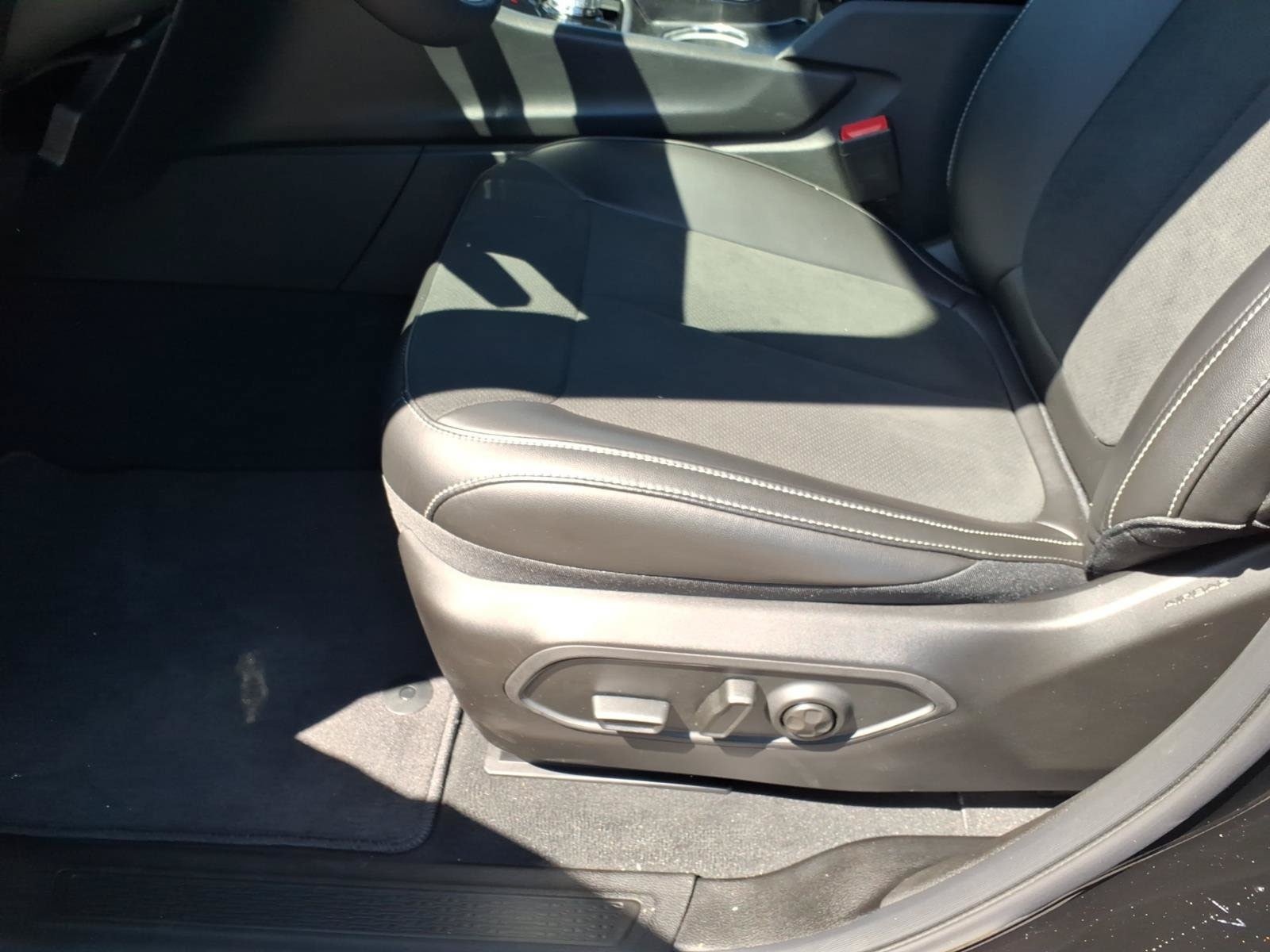 New 2026 Jeep Grand Cherokee L 4WD image 14