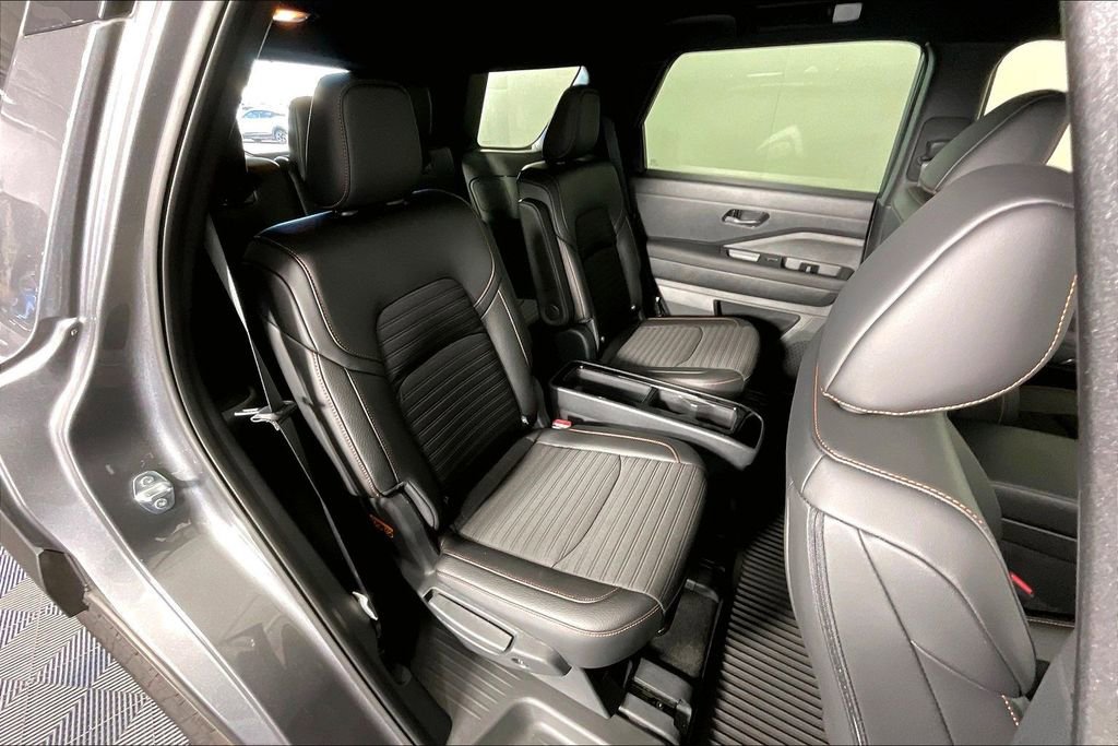 Used 2025 Nissan Pathfinder Rock Creek image 37