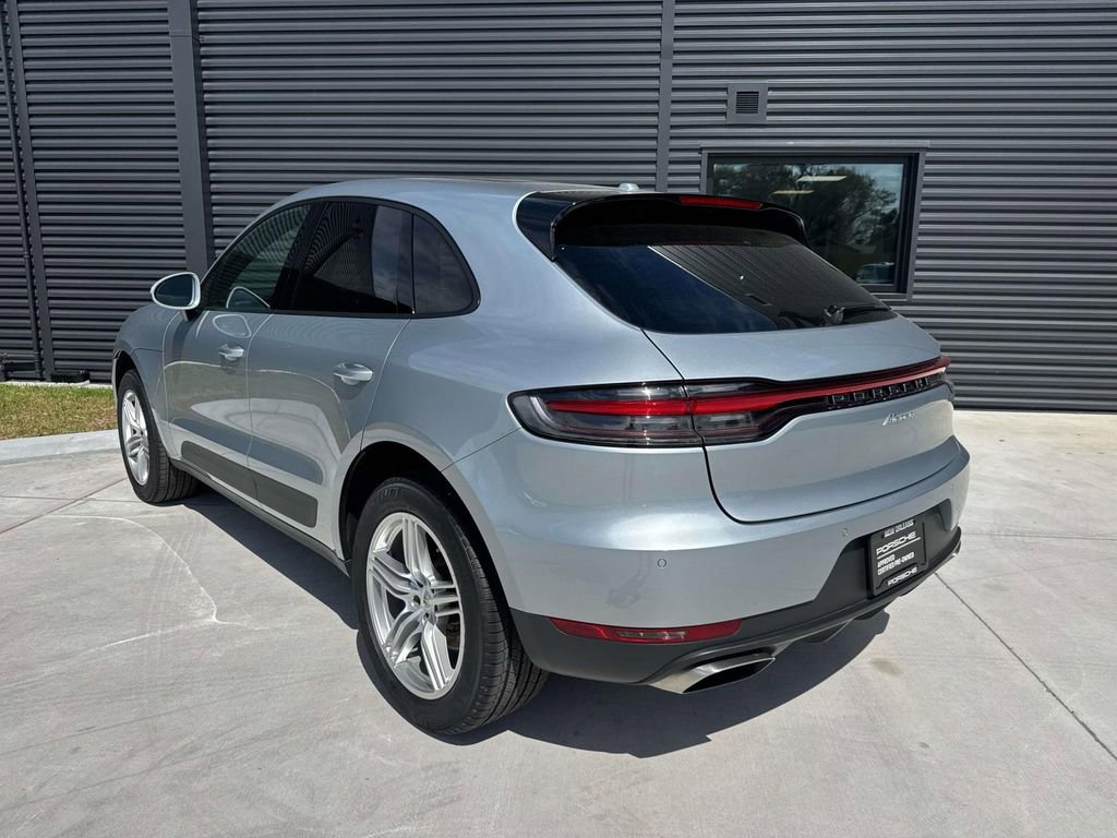 Certified 2021 Porsche Macan image 3