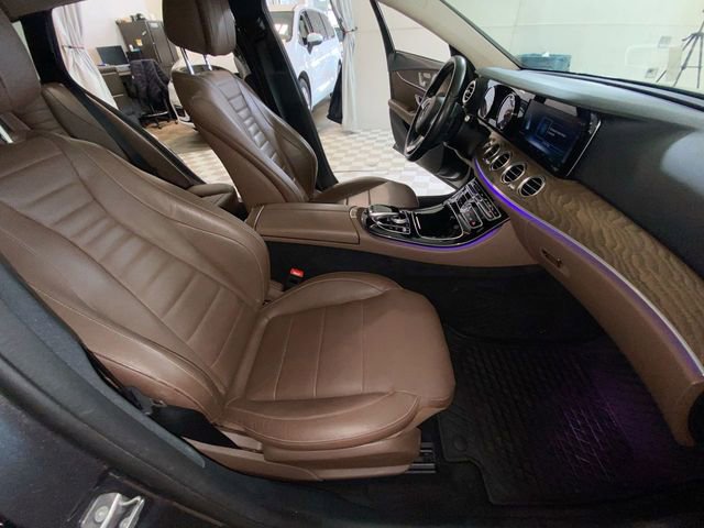 Used 2017 Mercedes-Benz E 400 4MATIC Wagon image 37