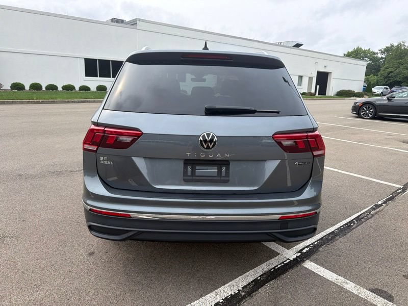 Used 2024 Volkswagen Tiguan SE AWD/4WD image 4