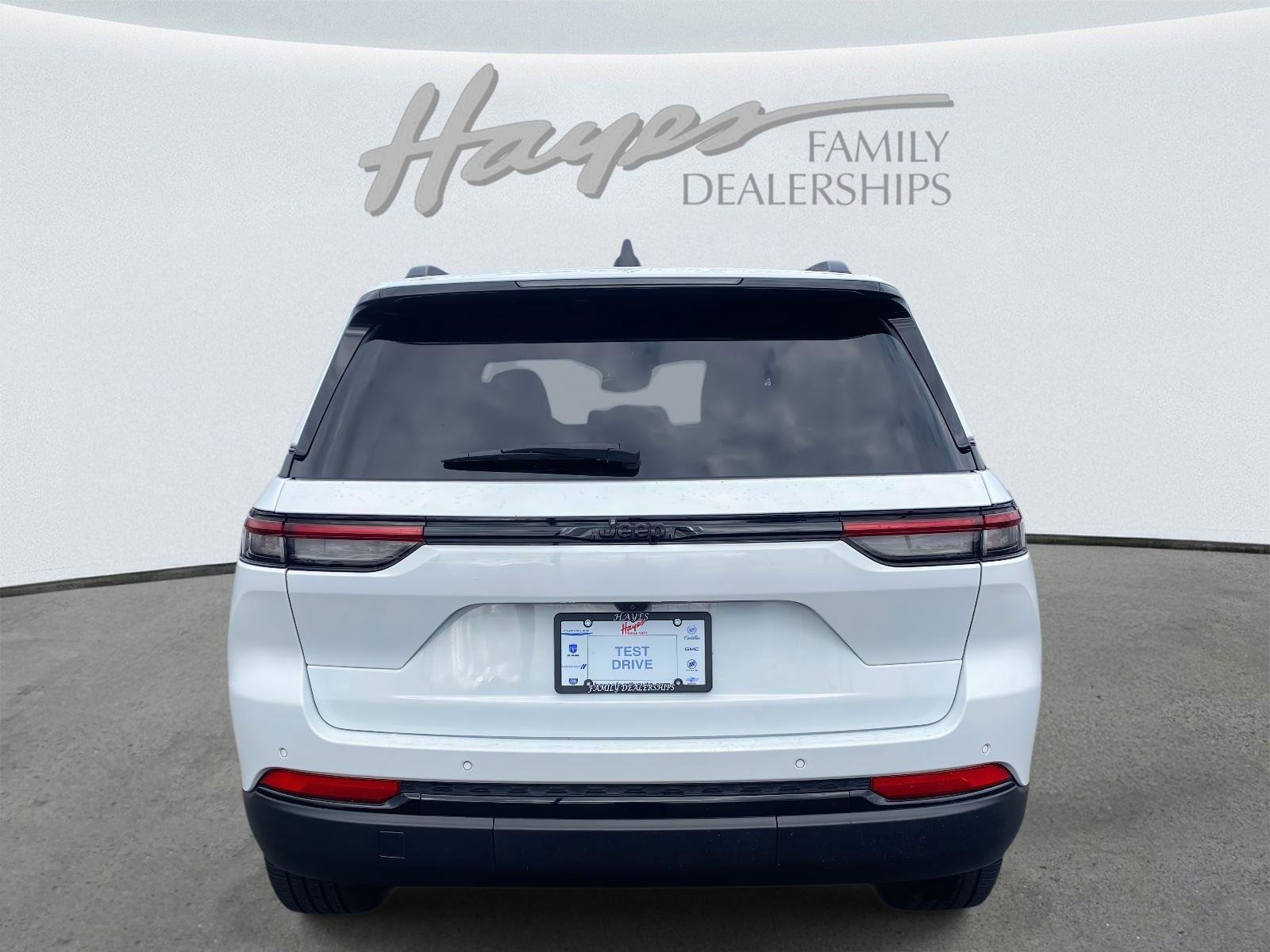 Certified 2024 Jeep Grand Cherokee Altitude image 41