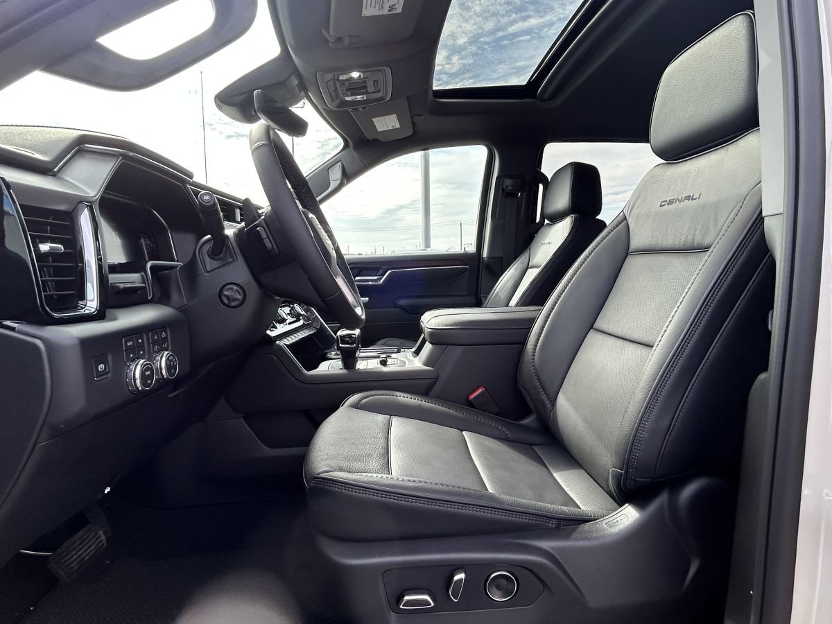 Used 2026 GMC Sierra 1500 Denali w/ Denali Reserve Package image 9