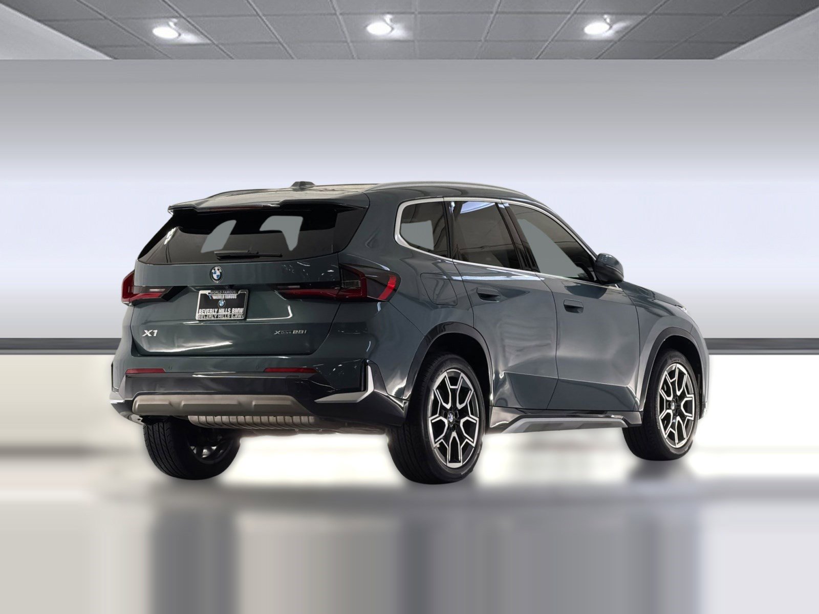 Used 2025 BMW X1 xDrive28i w/ Convenience Package AWD/4WD image 9