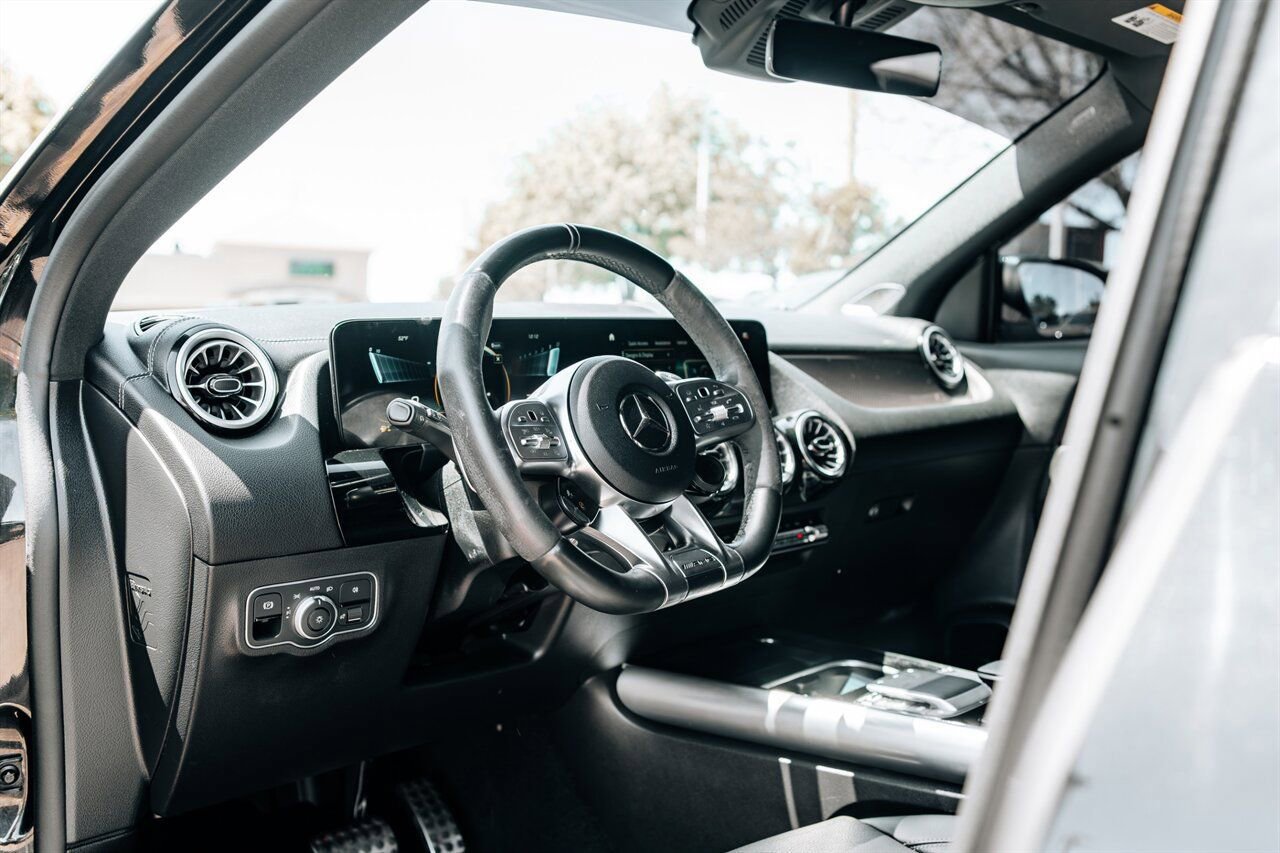 Used 2023 Mercedes-Benz GLA 35 AMG 4MATIC image 23