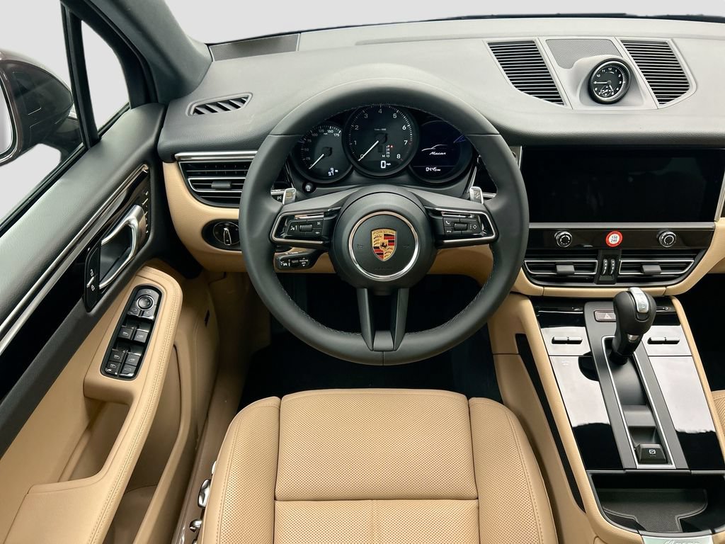 Used 2026 Porsche Macan AWD/4WD image 13