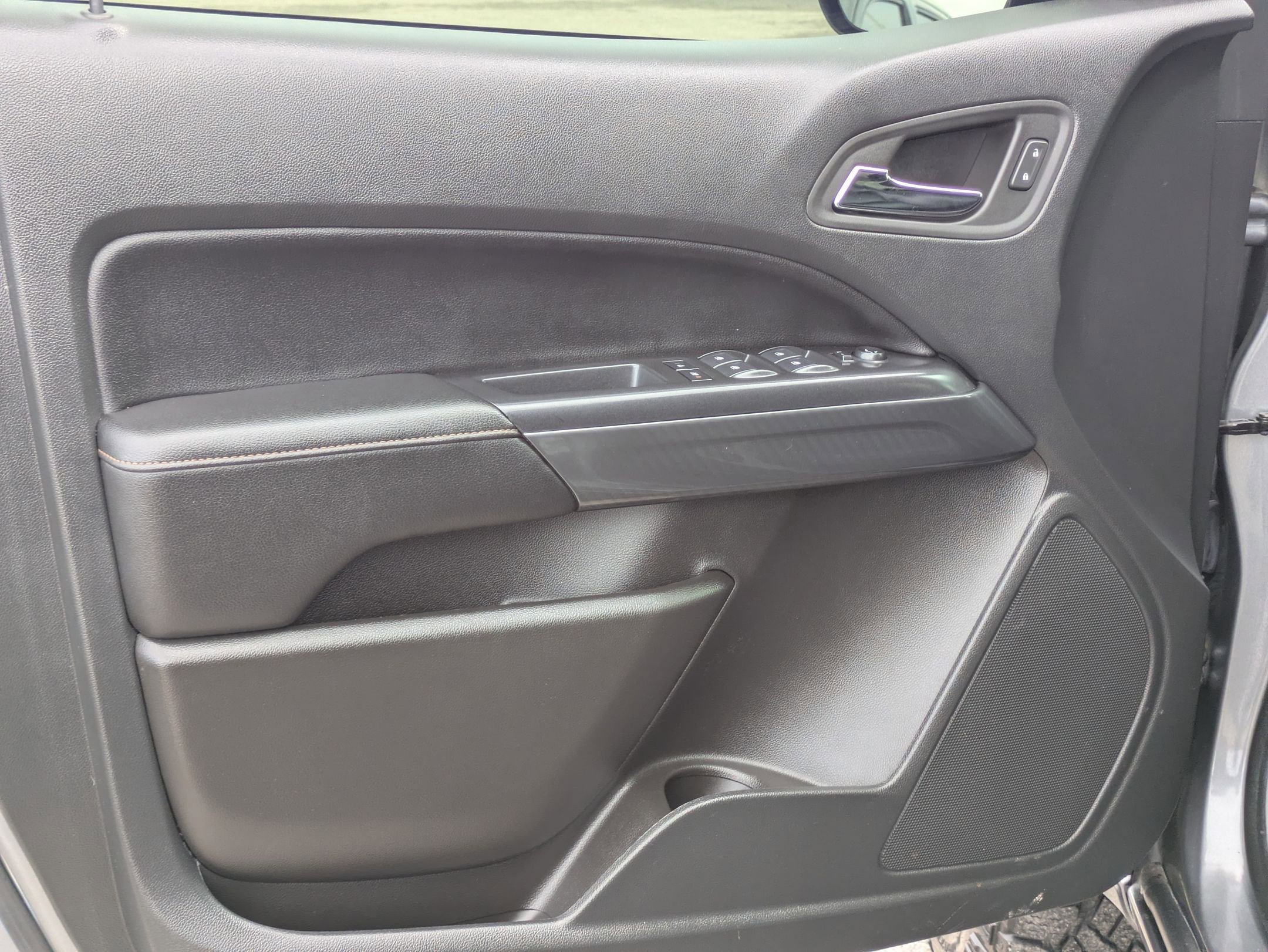 Certified 2022 GMC Canyon AT4 w/ Trailering Package image 12