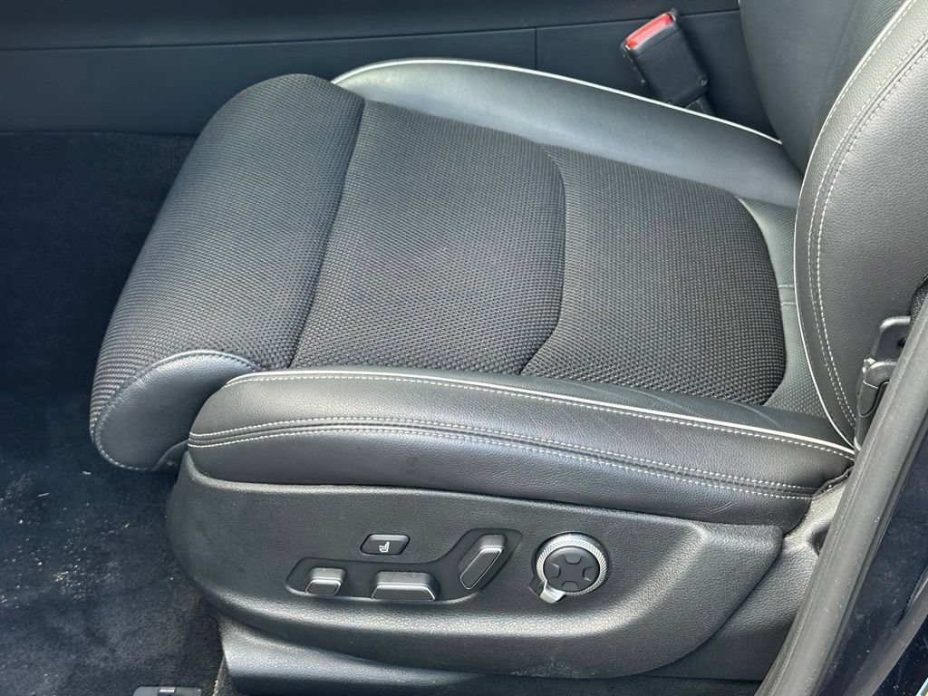 Used 2023 Genesis GV70 2.5T w/ Sport Prestige Package AWD/4WD image 14